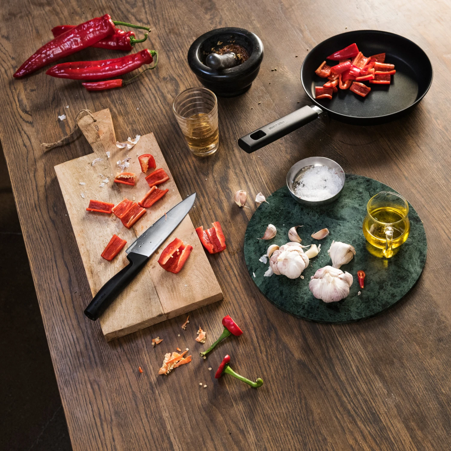 Fiskars Hard Edge Küchenmesser 17cm 2 Fiskars Hard Edge Küchenmesser 17cm – Bild 2