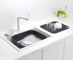 Brabantia Sinkside Abtropfgestell Mit Trockenablage 34 X 37cm 10 Brabantia Sinkside Abtropfgestell Mit Trockenablage 34 X 37cm -Küchen Verkauf 505716 01 5 EnvironmentImage e90a0b6fc7 scaled