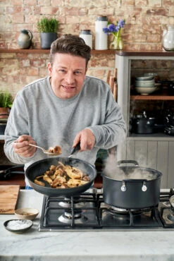 Tefal Jamie Oliver Quick & Easy Wokpfanne Hart Eloxiert 7 Tefal Jamie Oliver Quick & Easy Wokpfanne Hart Eloxiert -Küchen Verkauf 506773 01 4 EnvironmentImage 999833893c scaled