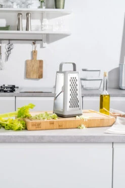 Zwilling Z-cut Torn Reibe 15 Zwilling Z-cut Torn Reibe -Küchen Verkauf 509080 01 40 EnvironmentImage 31f7cf4e59 scaled