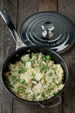 Le Creuset Signature 3-lagiger Antihaft-Soßentopf Mit Deckel -Küchen Verkauf 514171 01 4 EnvironmentImage 92e7f7bf00