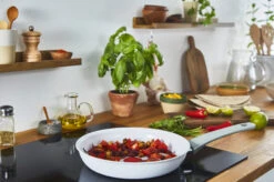 Tefal Natural Chef Bratpfannenset Grau -Küchen Verkauf 515083 01 5 EnvironmentImage dbfb38c2d8 scaled